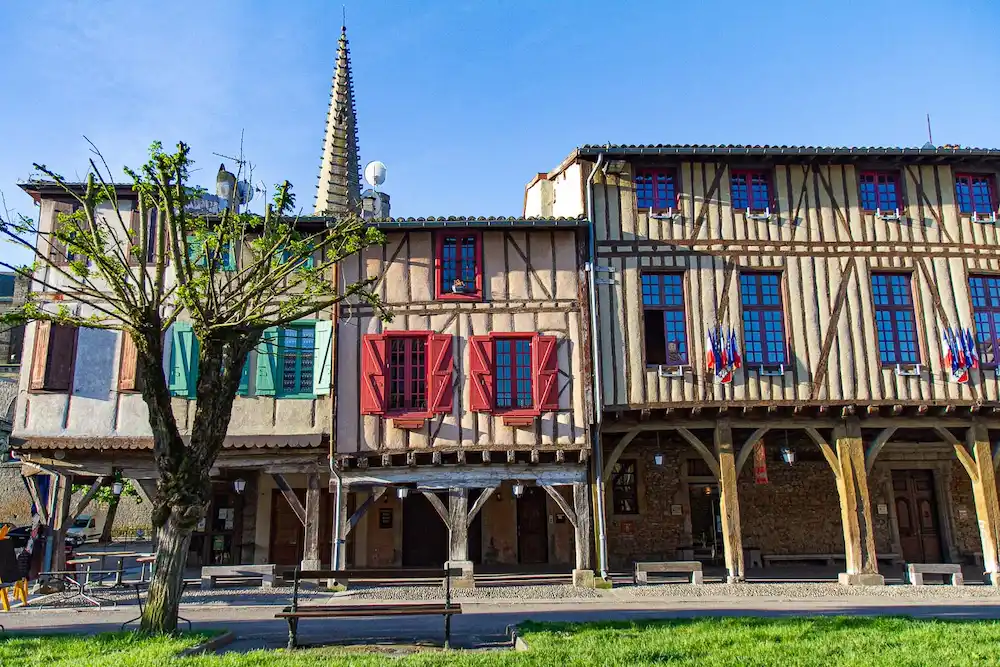 Place du Maréchal-Leclerc timbered houses mirepoix