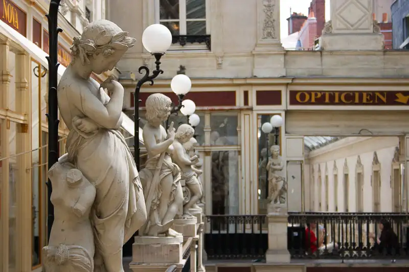 passage pommeraye lights and statues