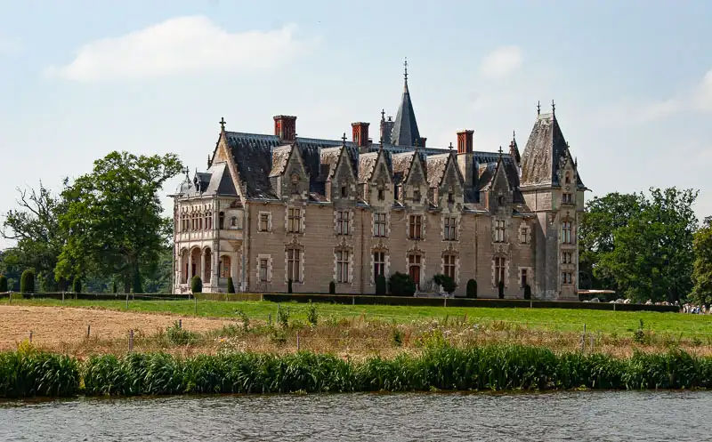 nantes villa along the river
